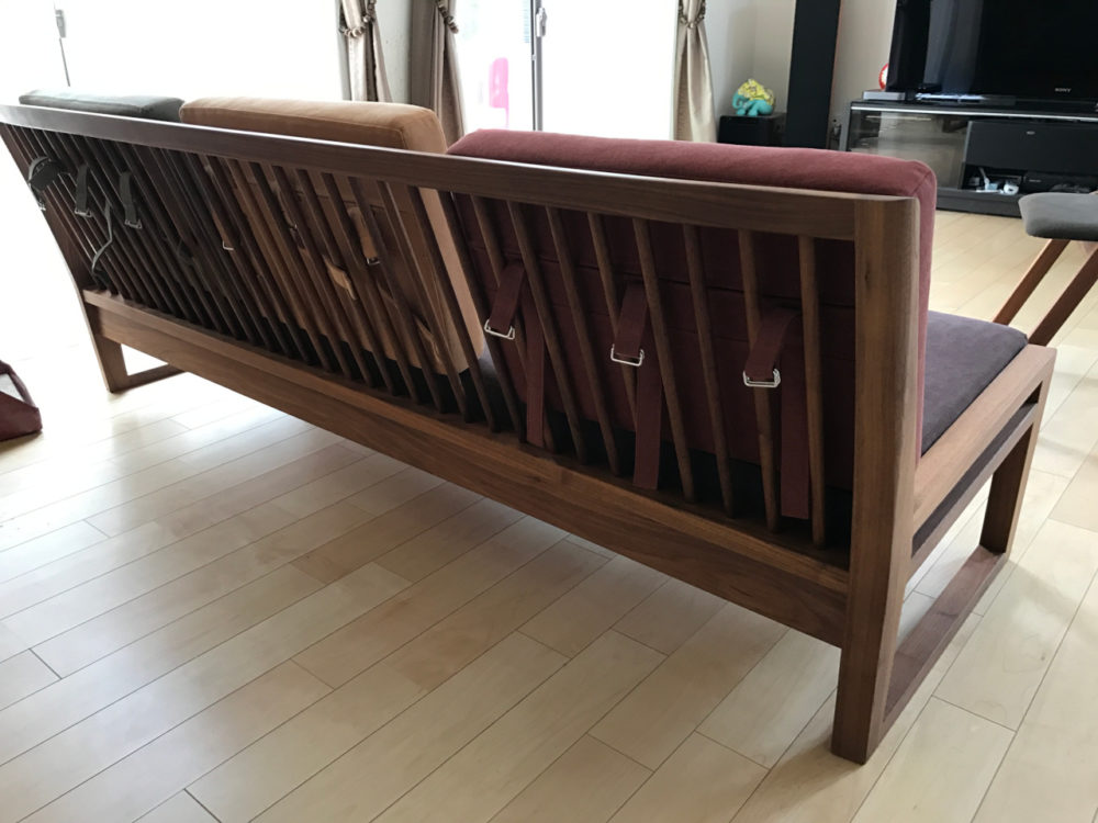 飛騨高山にある一枚板・無垢の家具を制作販売 お客様と一緒に“考える・つくる・なおす”『飛騨コレクション くらしの制作所』BWとベンチタイプのソファ